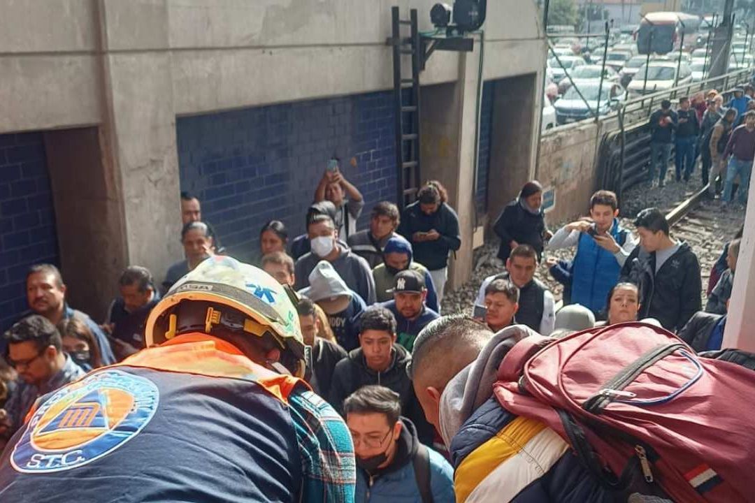 La Línea A del Metro CDMX tuvo que suspender su servicio este jueves 19 de octubre de 2023