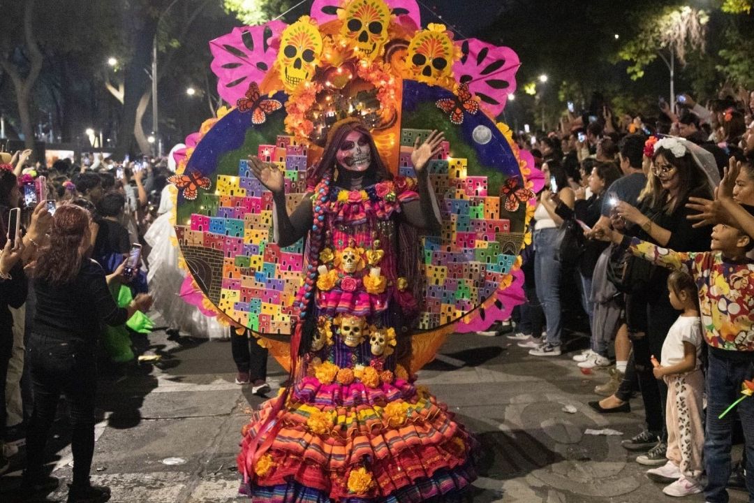 Gran Desfile de Catrinas Invade la CDMX con Color y Elegancia