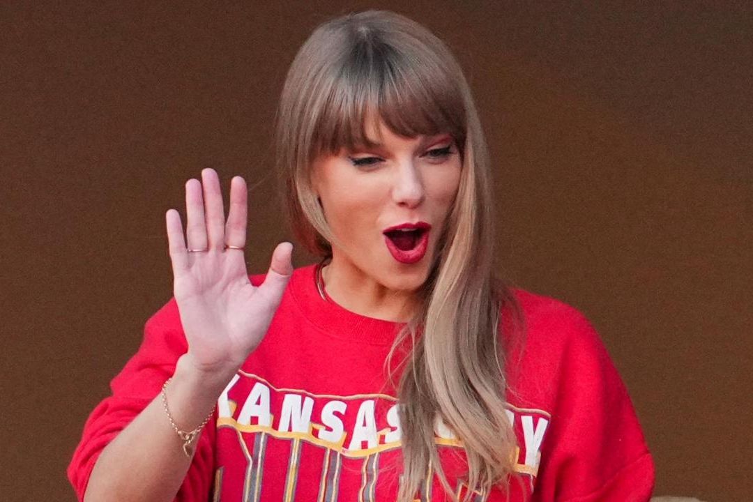 Taylor Swift usa pulsera de Travis Kelce