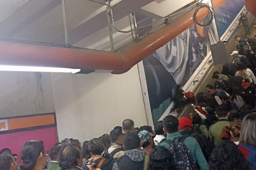 La estación del Metro Polanco de la Línea 7 vivió momentos angustiantes hoy tras un accidente en las escaleras
