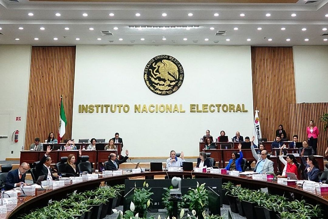 INE avala paridad de género para gubernaturas