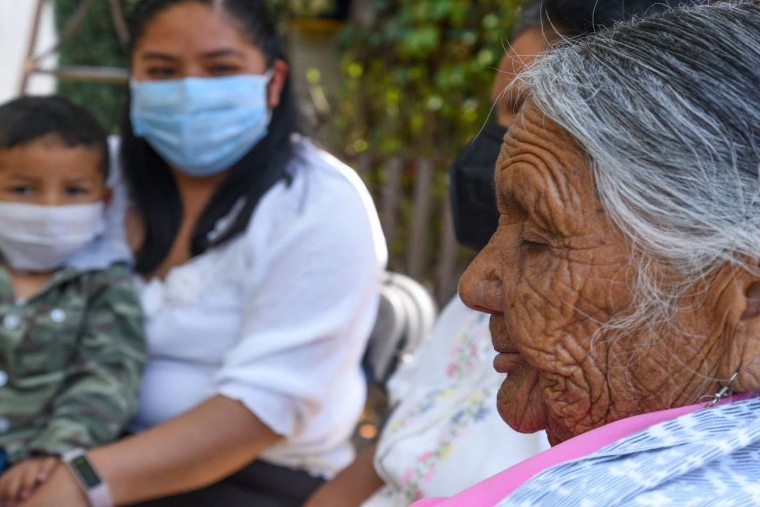 ¿Abuelitos Pensionados del IMSS Podrán Afiliar a sus Nietos? Esto Propone Iniciativa