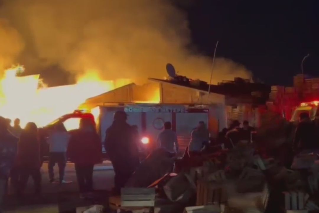 Se Registra Incendio en Central de Abasto de Toluca