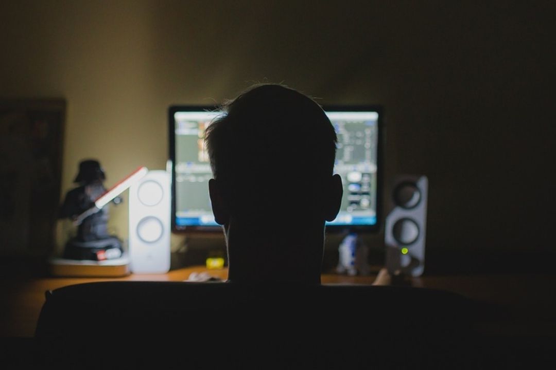 Estudio Revela Incremento de Imágenes Pedófilas en Internet Creadas con IA