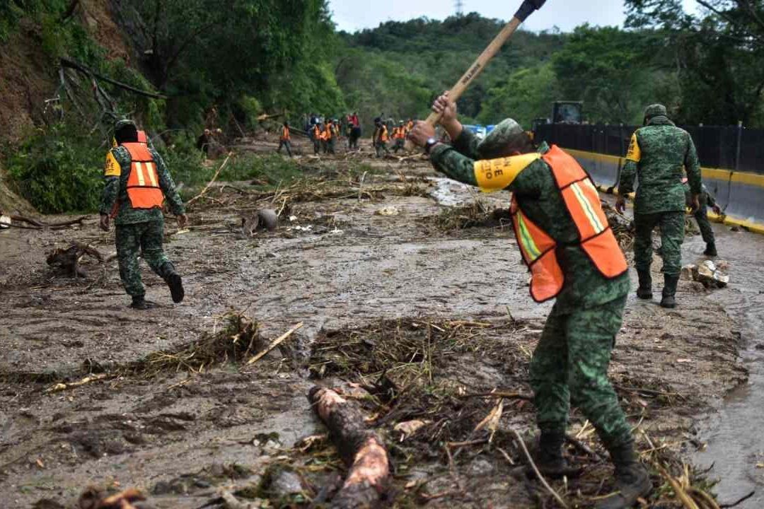 Suspenden clases en Guerrero por paso del huracán Otis