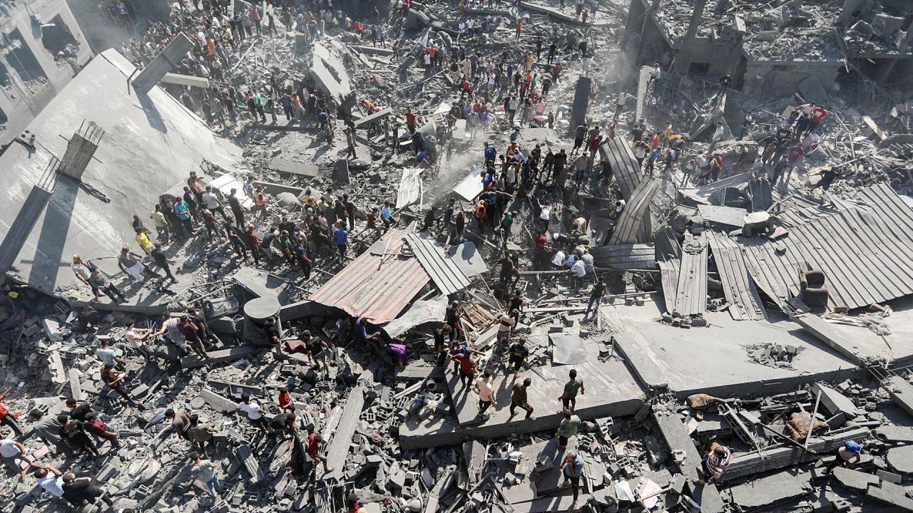 El Número de Muertos en Gaza Supera los 7,000 Desde el Inicio de la Guerra Israel-Hamás