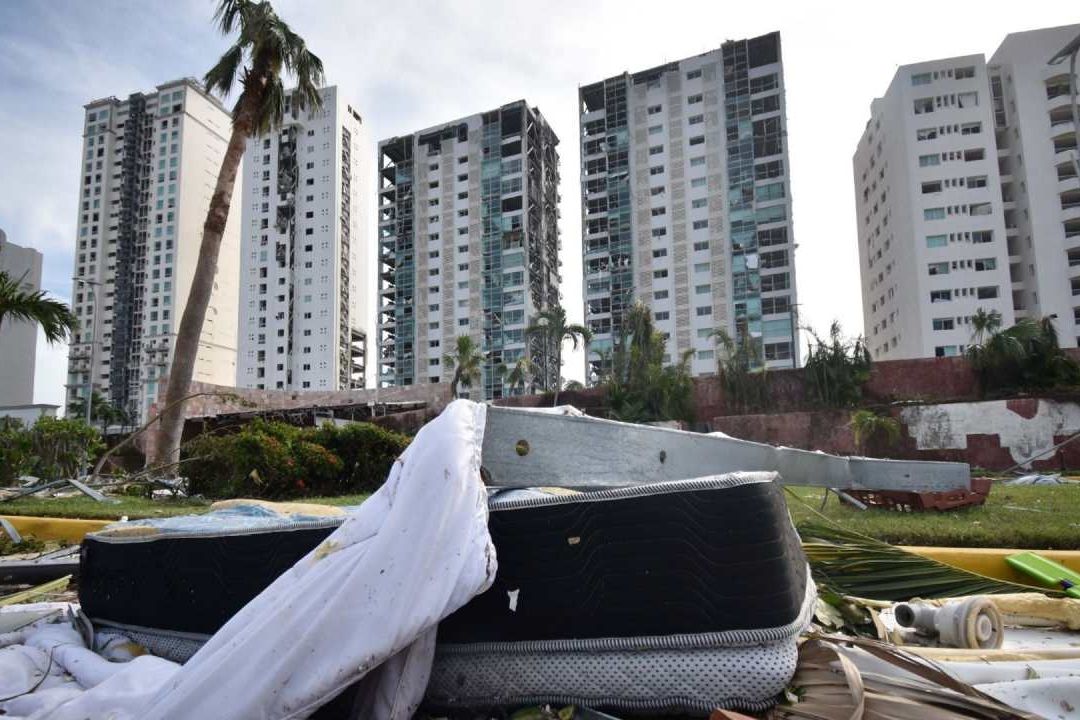 Huracán Otis Destruye Departamentos de Famosos en Acapulco; Sylvia Pasquel Reaparece
