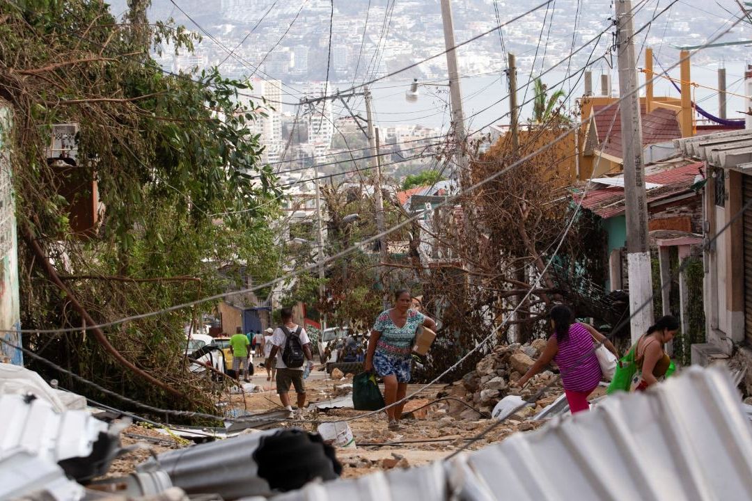 'Estamos Desesperados': Habitantes de Acapulco Suplican Ayuda a 4 Días del Impacto  de Otis