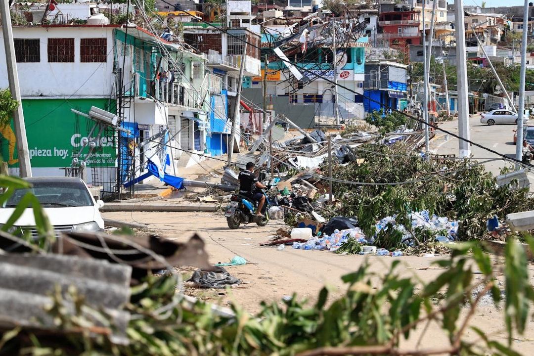 Servicio de Energía Eléctrica en Acapulco se Restablecerá al 100% el Lunes: AMLO