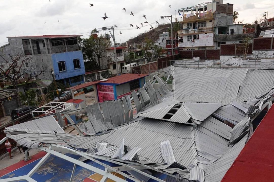 Huracán Otis: Muere Familia tras Caer Roca de 50 Toneladas sobre Su Casa en Acapulco