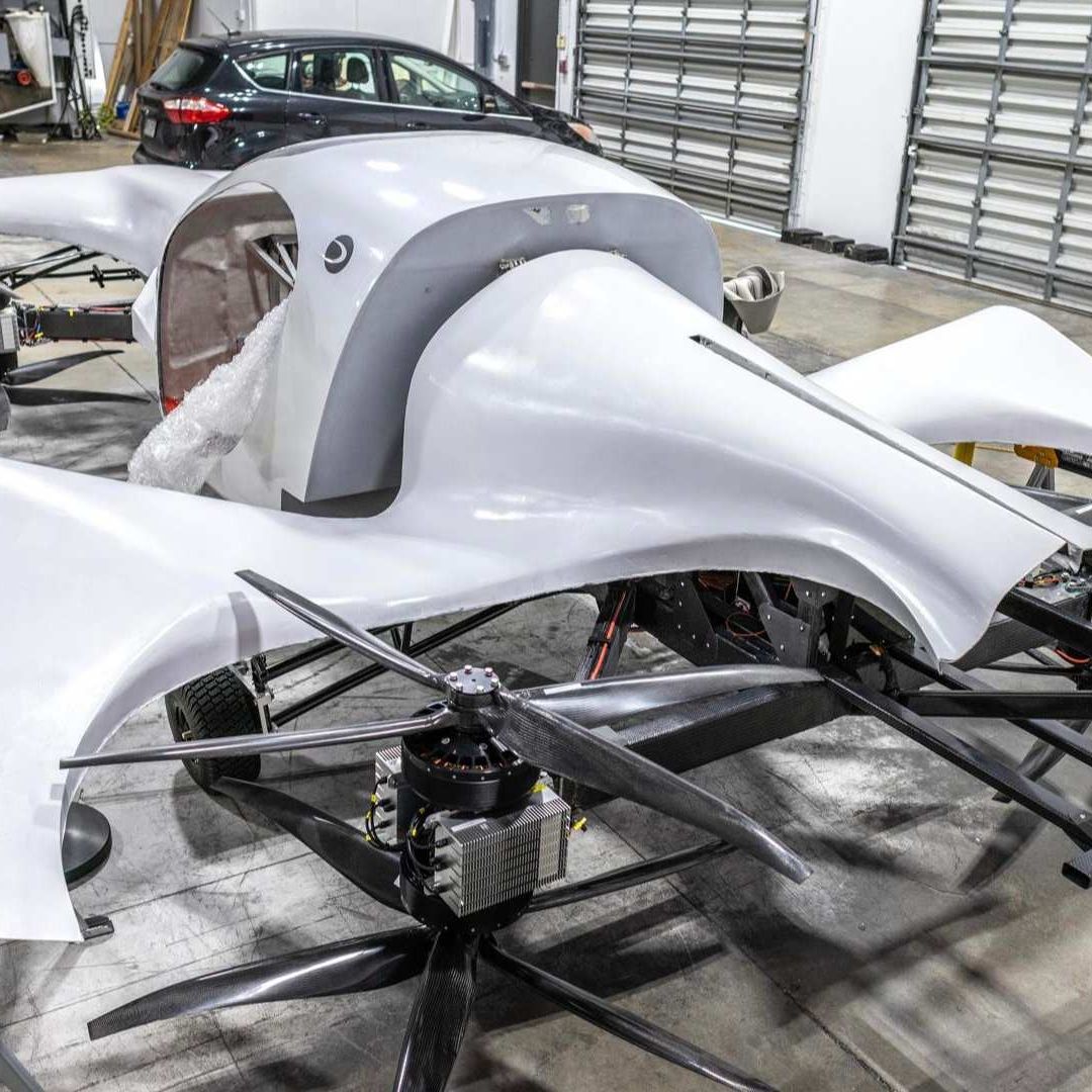 Prototipo de vehículo eléctrico de despegue y aterrizaje vertical (eVOLT)