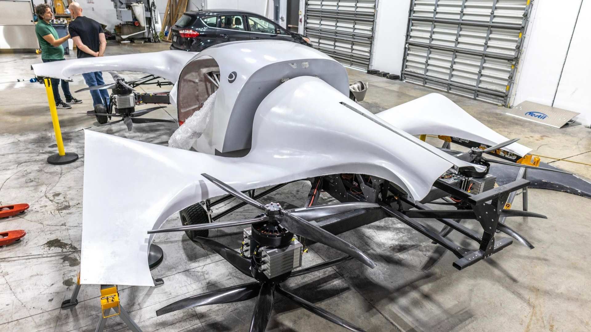Prototipo de vehículo eléctrico de despegue y aterrizaje vertical (eVOLT)