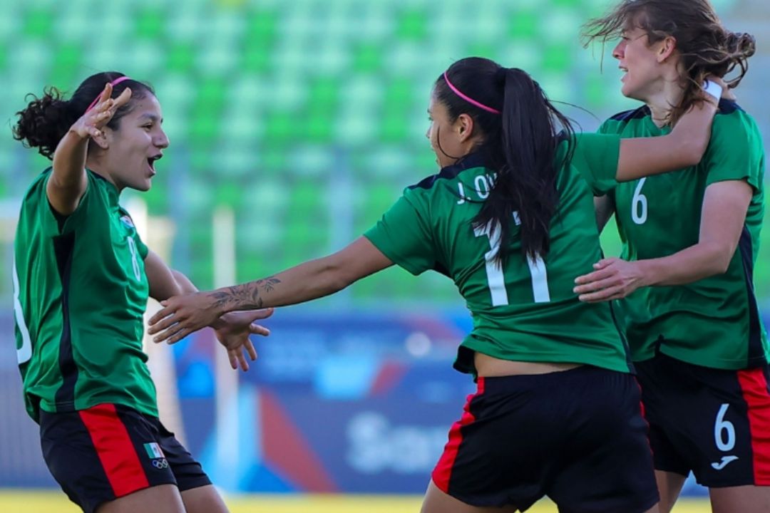 La Selección Mexicana Femenil en las Semifinales del futbol de los Juegos Panamericanos Santiago 2023. Foto: X @Miseleccionfem