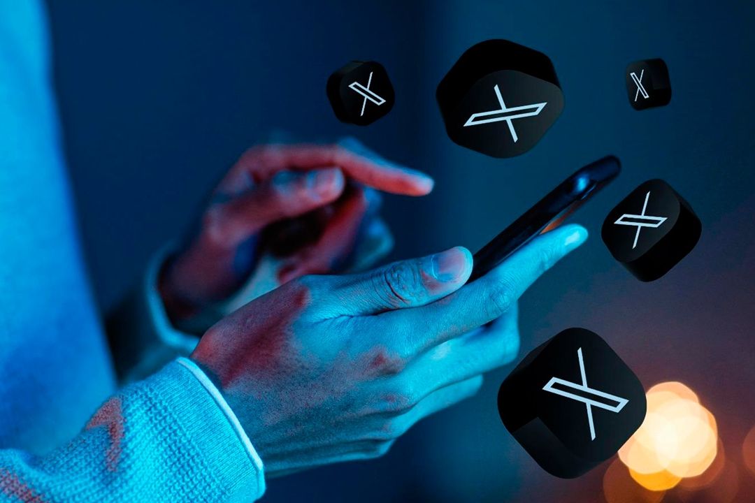 Usuario de X navegando desde su teléfono