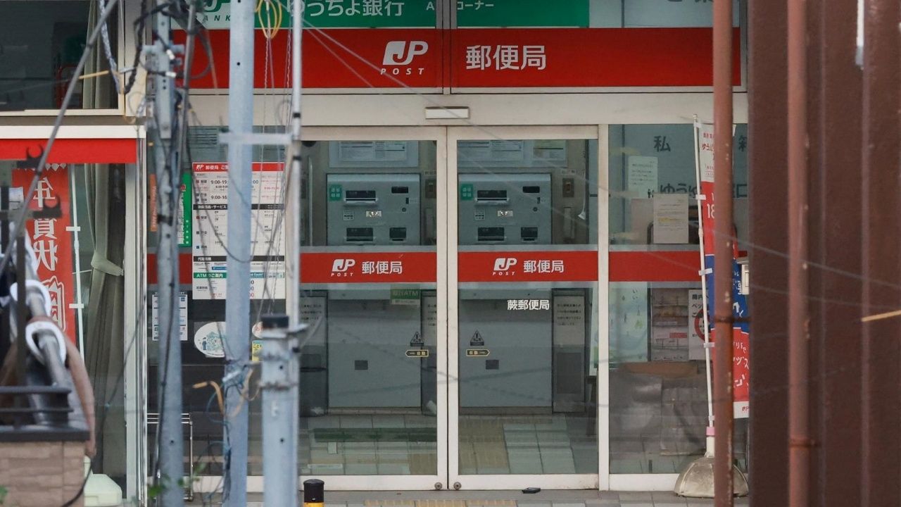 La policía japonesa detuvo a un hombre que se había atrincherado con dos rehenes en una oficina de correos