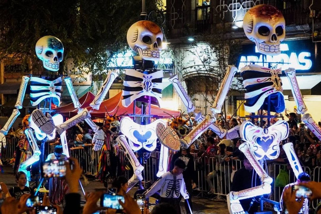 El Desfile del Día de Muertos 2023 será la culminación perfecta en CDMX y aquí te decimos cómo ver la transmisión