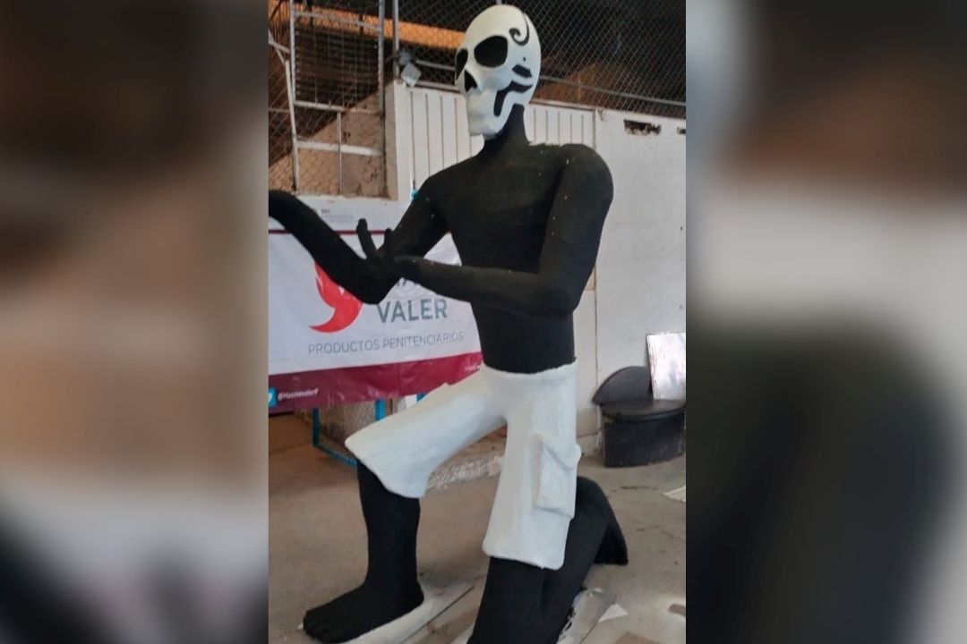 Presos del Reclusorio Oriente realizaron una calavera monumental que participará en el Desfile de Día de Muertos