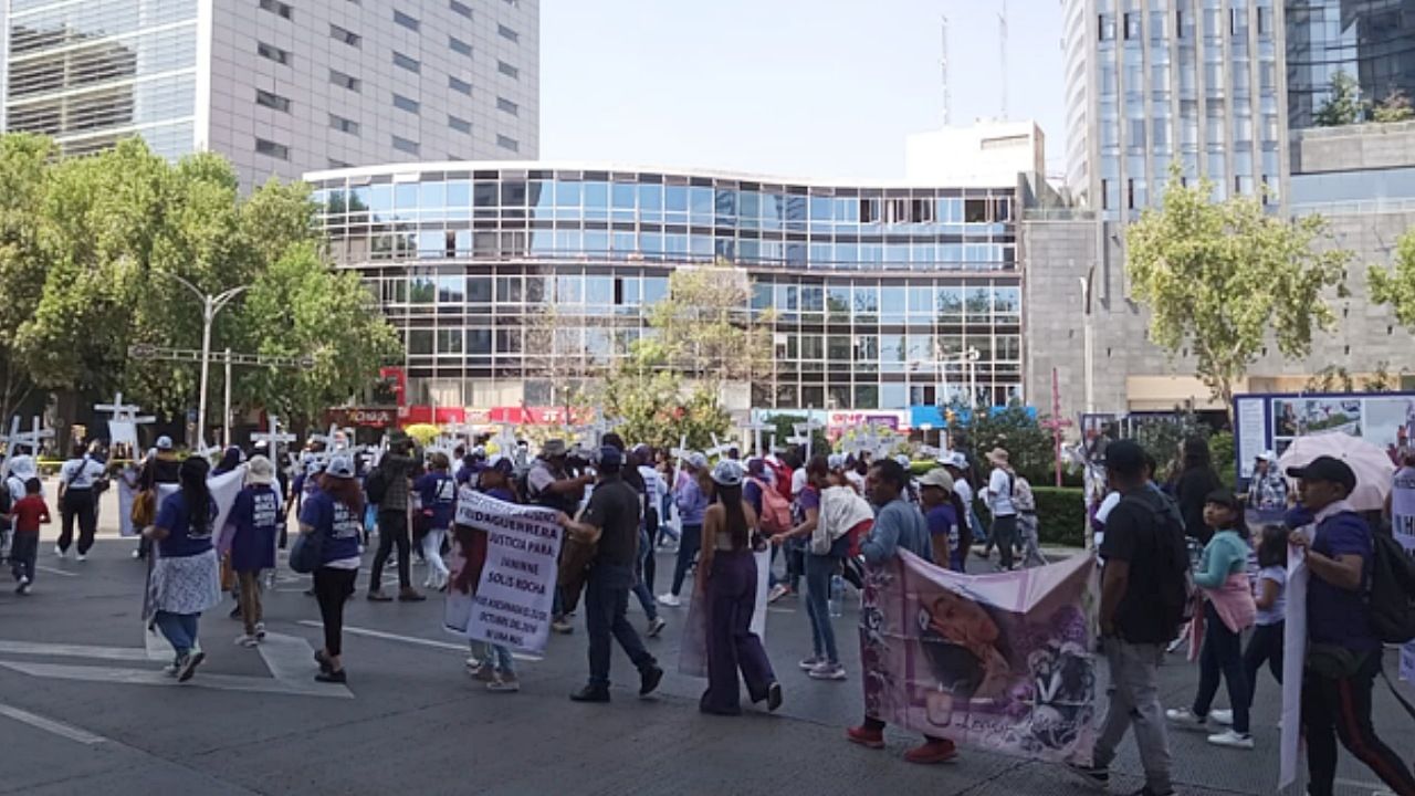 Marcha ´Día de muertas' en el centro de la Ciudad de México