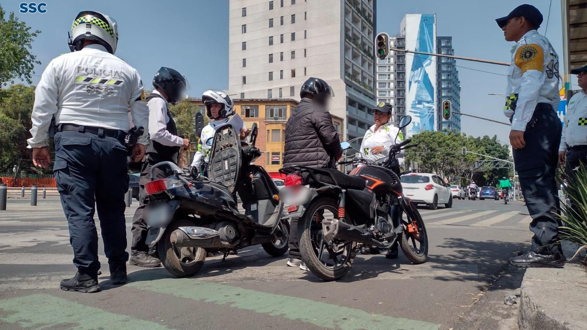 Operativo a motociclistas por policías de la CDMX el 23 de octubre.