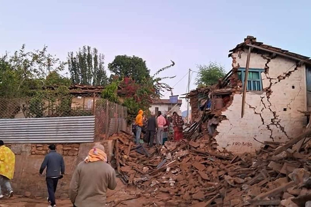 Aumenta la Cifra de Muertos tras Sismo en Nepal; Continúan la Búsqueda de Sobrevivientes