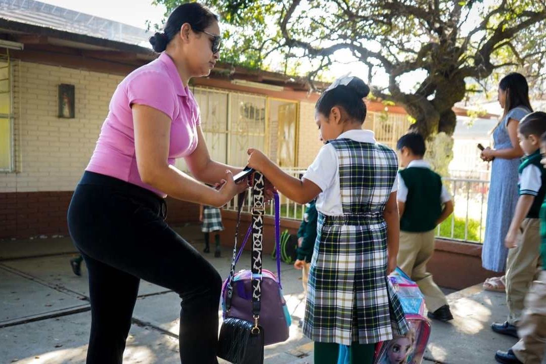 Checa si el lunes 6 de noviembre 2023 hay clases