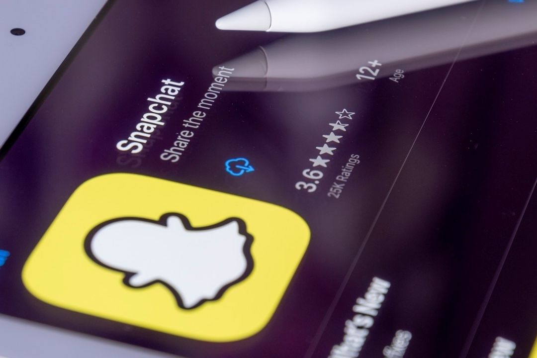 Los 'chatbots' se han convertido en una amenaza para los menores de edad, aquí te decimos por qué