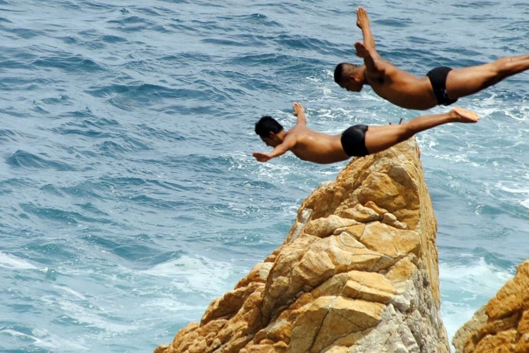 La famosa Quebrada de Acapulco también fue una de las zonas devastadas por Otis, que tocó tierra como huracán de categoría 5