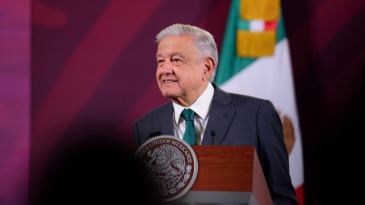 El presidente Andrés Manuel López Obrador presenta su mañanera desde Palacio Nacional