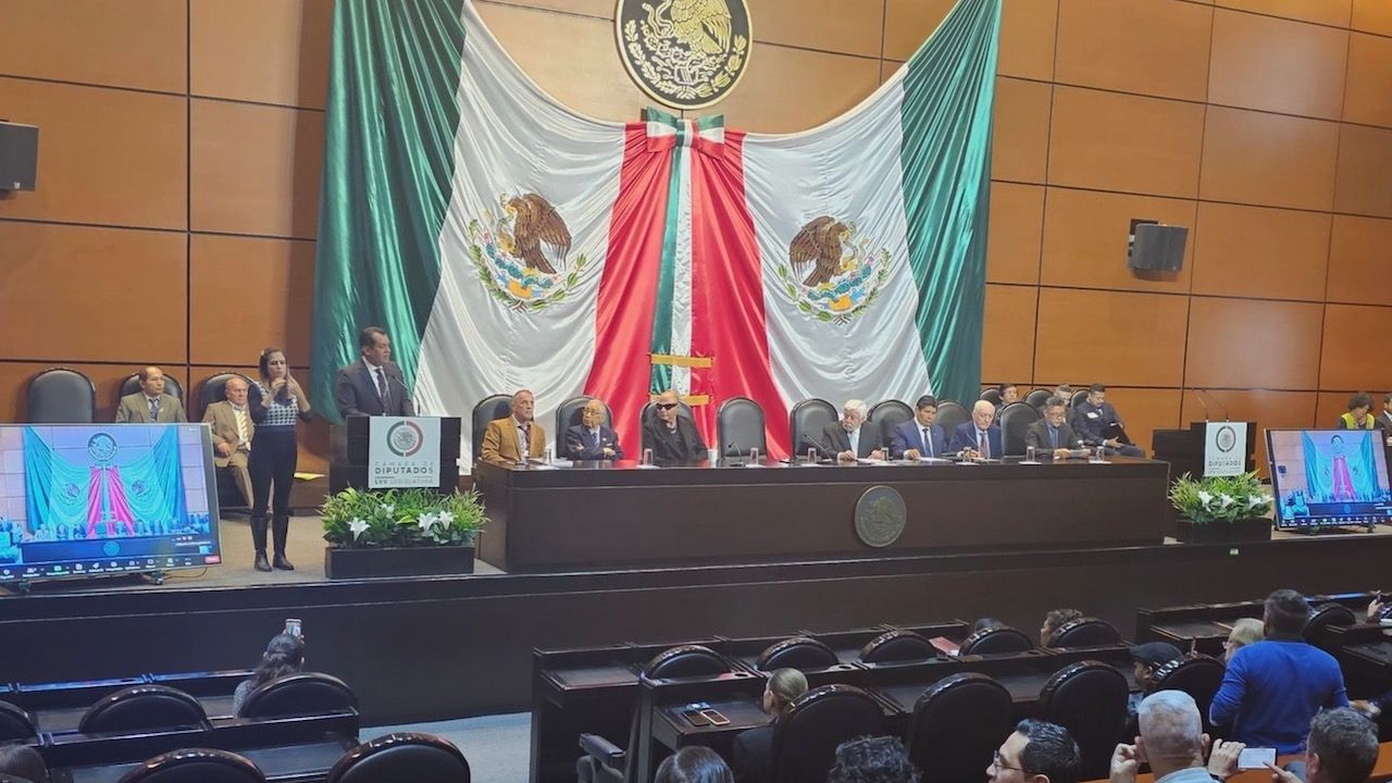 Jaime Maussan presentó una nueva audiencia sobre ovnis en Cámara de Diputados