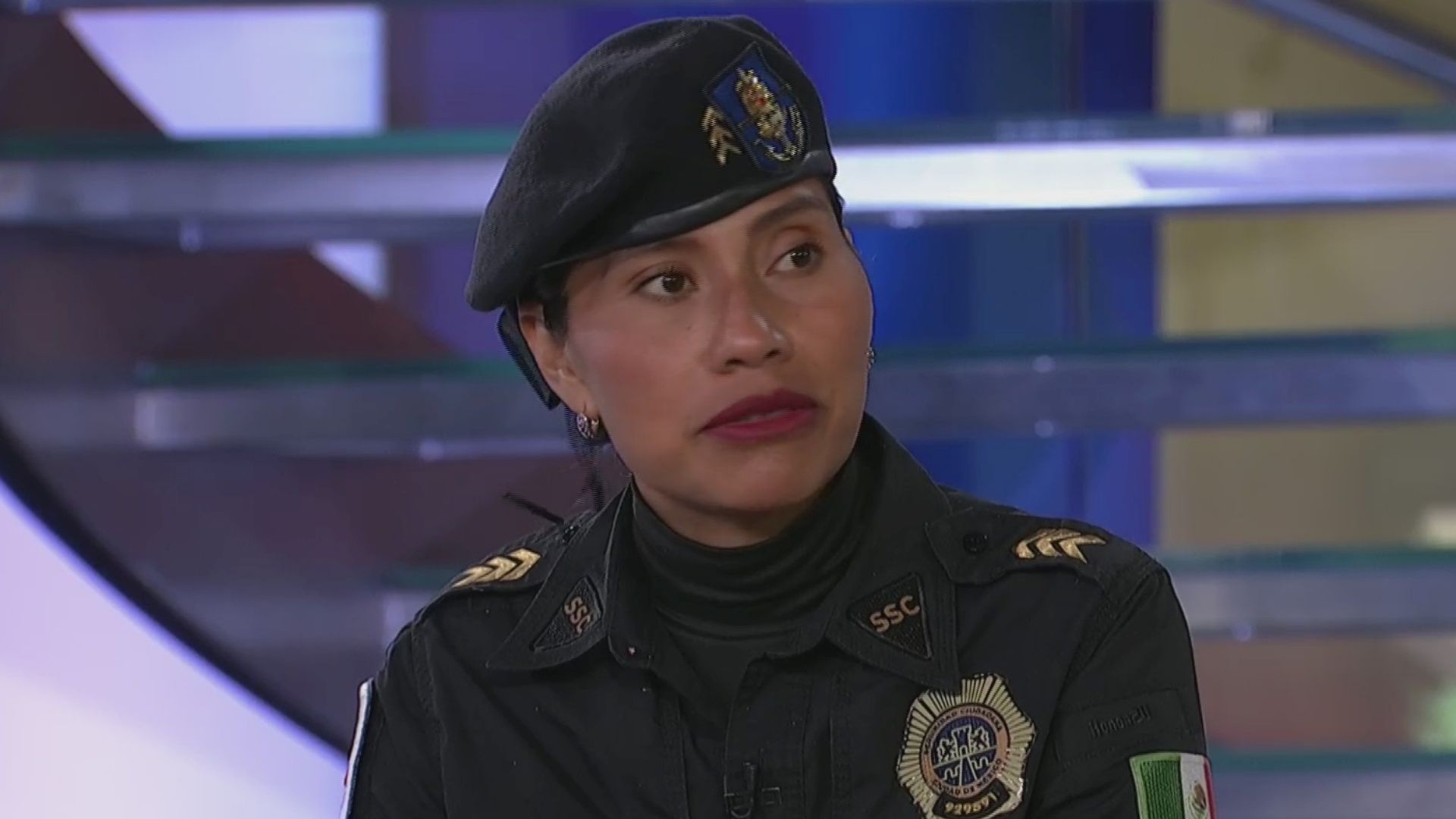 La policía Arizbeth Dionicio Ambrosio amamantó a un bebé en Acapulco tras el paso de Otis