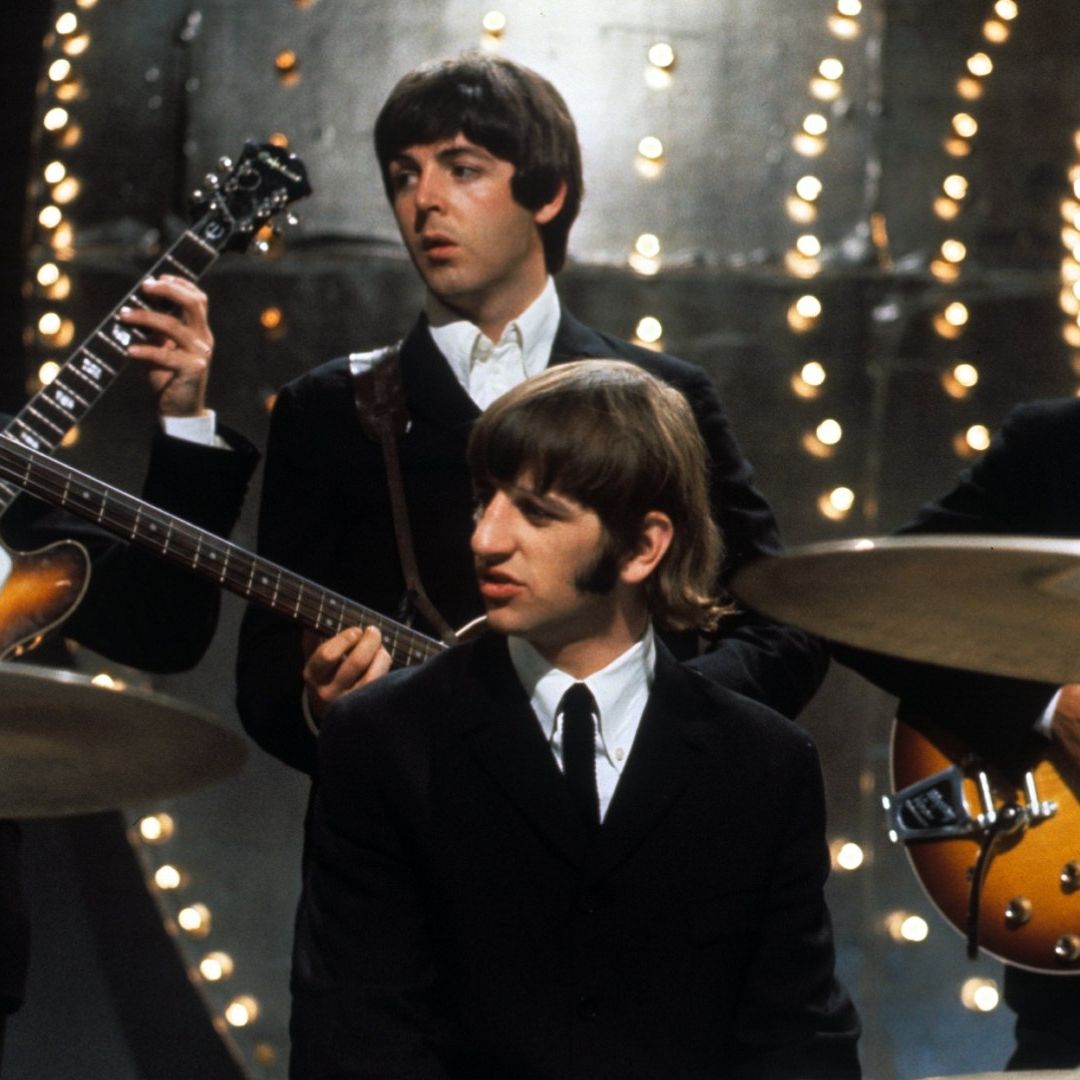 Beatles Lanza Nueva Versión de Discos Rojo y Azul