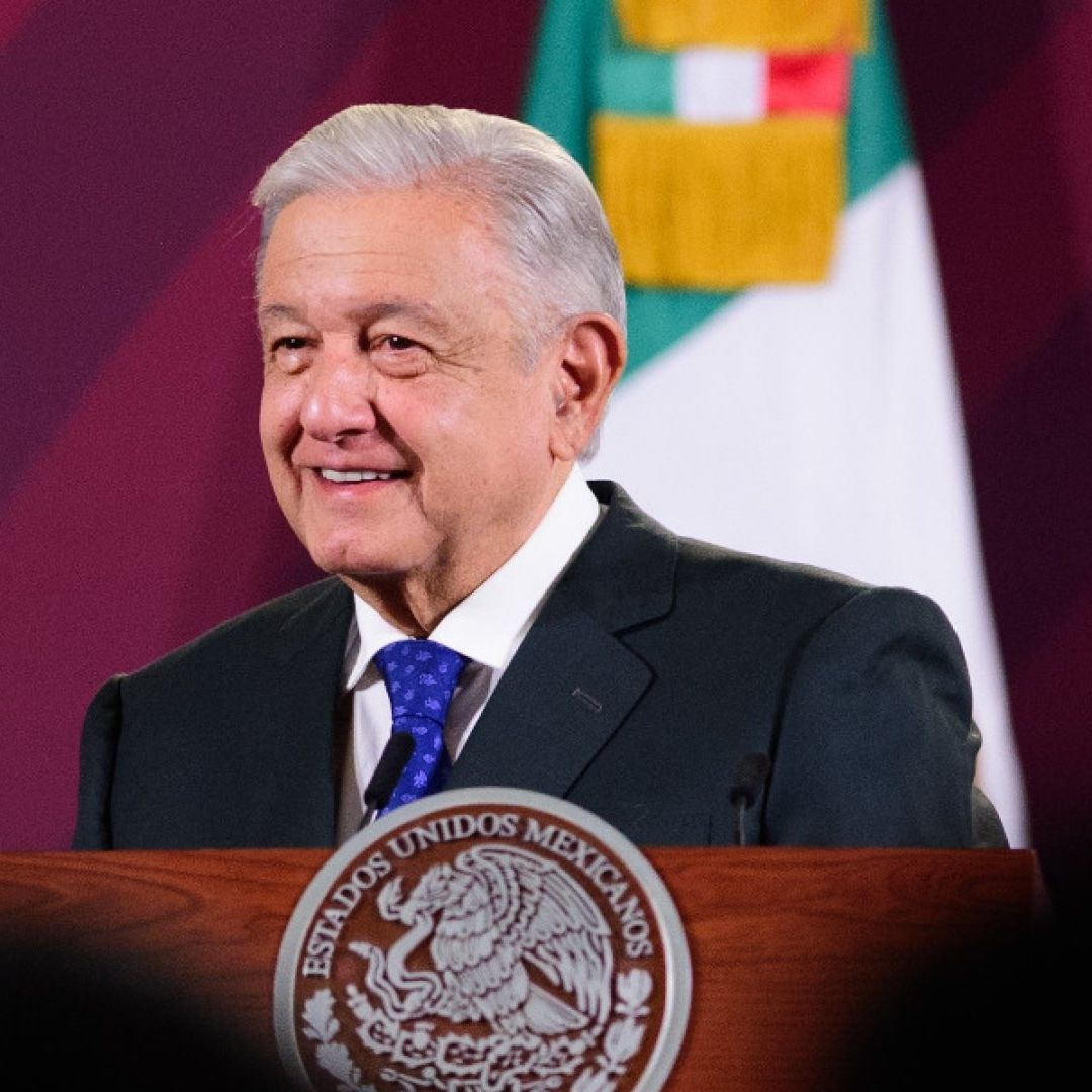 AMLO pone de ejemplo a Luis Miguel en la conferencia mañanera de hoy 9 de noviembre de 2023