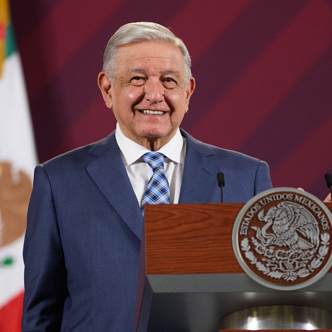 El presidente Andrés Manuel López Obrador presenta su mañanera desde Palacio Nacional