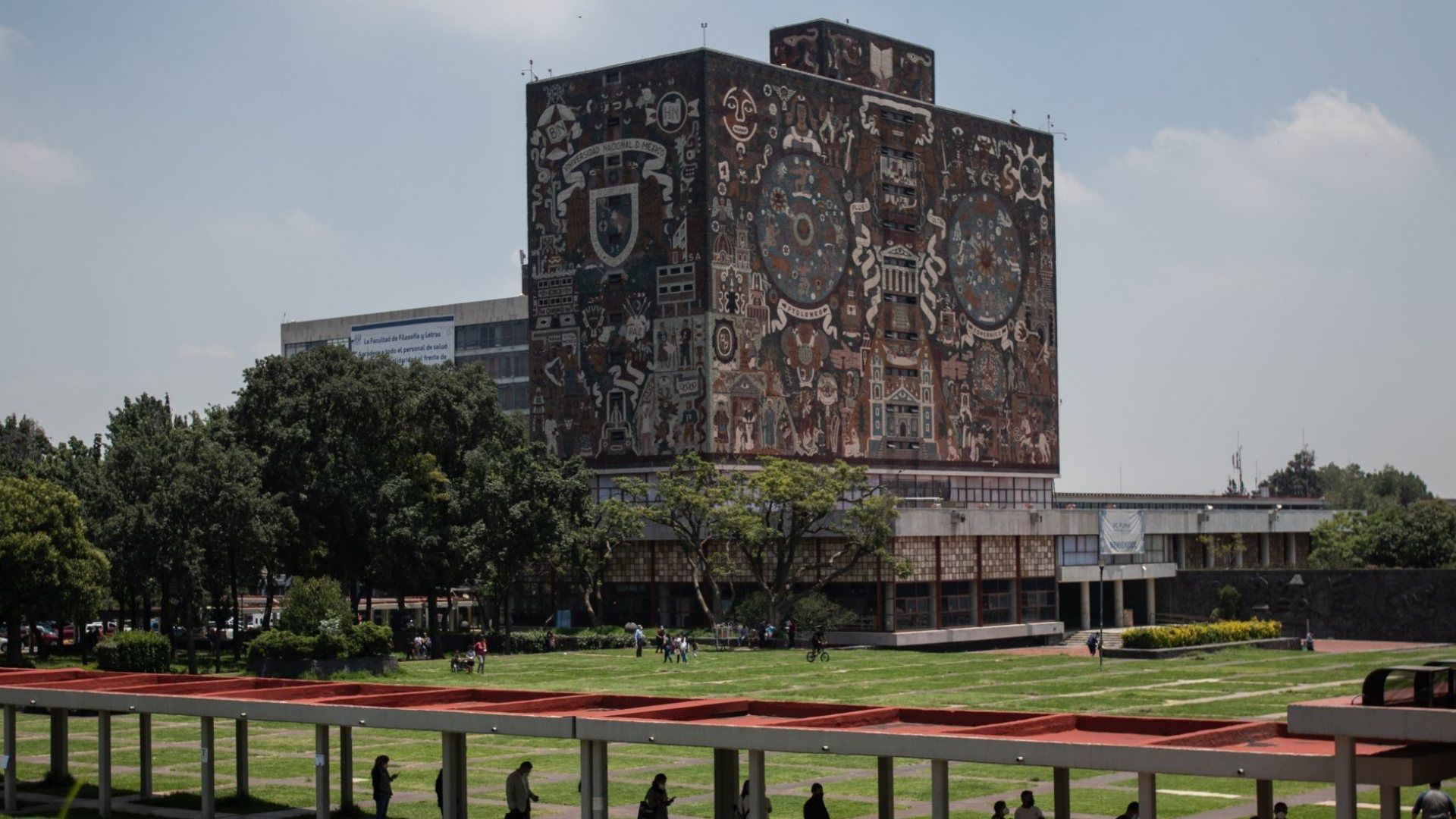 El presidente López Obrador comentó que espera que cambie la dirección de los últimos tiempos en la UNAM