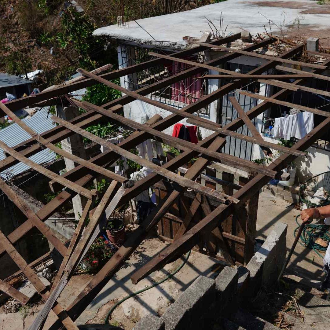 Damnificados en Guerrero por Otis reciben pocas despensas