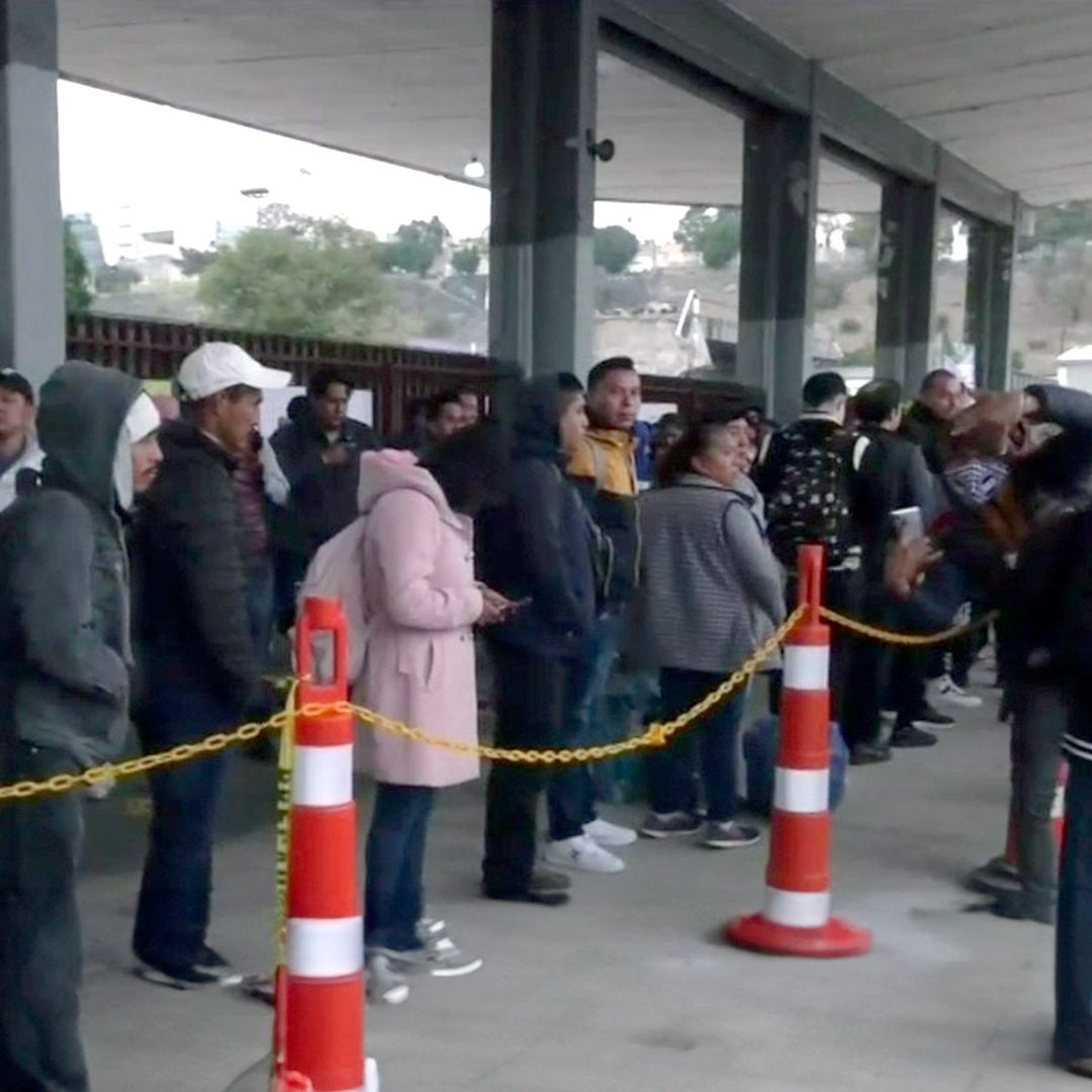 Mexiquenses esperan RTP por cierre de Metro.