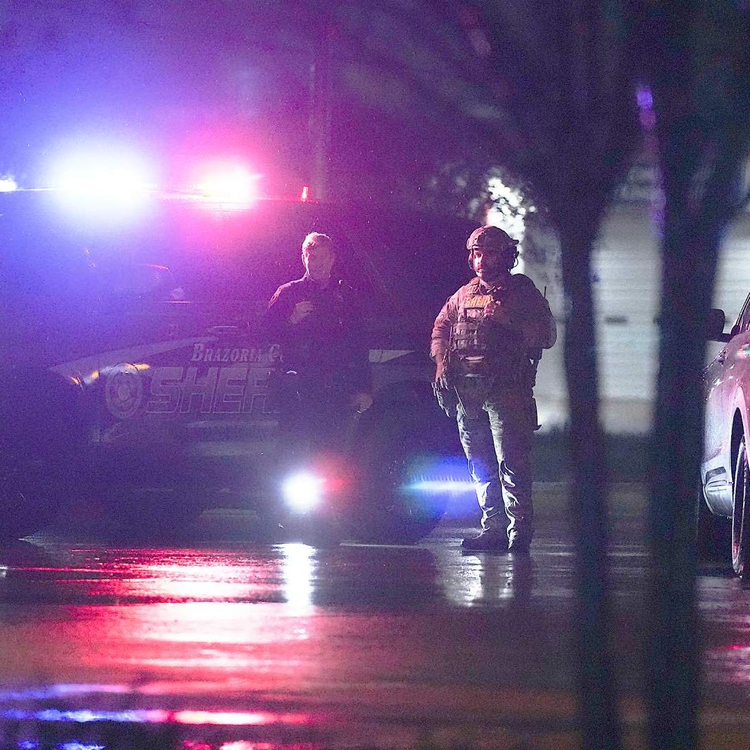 Tiroteo en Mercado de Texas Deja un Niño Muerto y Cuatro Heridos