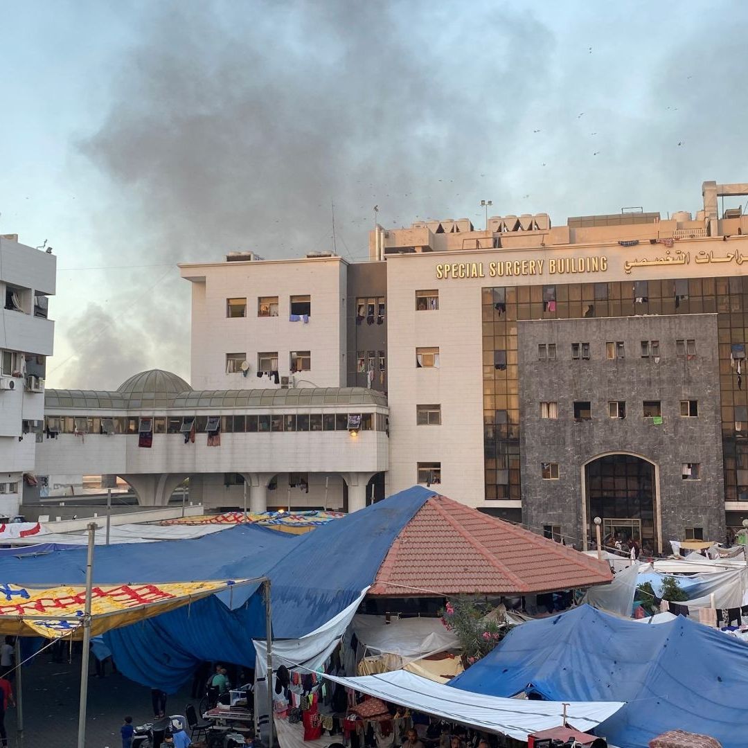 Hamás Afirma que 7 Bebés y 27 Pacientes Murieron en Hospital Al Shifa en Gaza