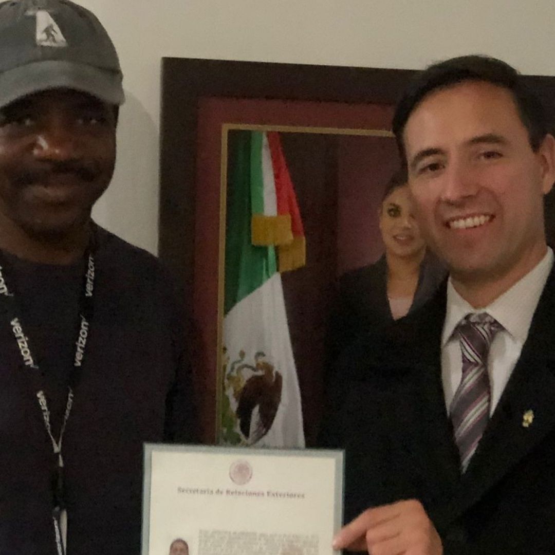 Atienden a primer migrante nigeriano naturalizado mexicano en Tijuana