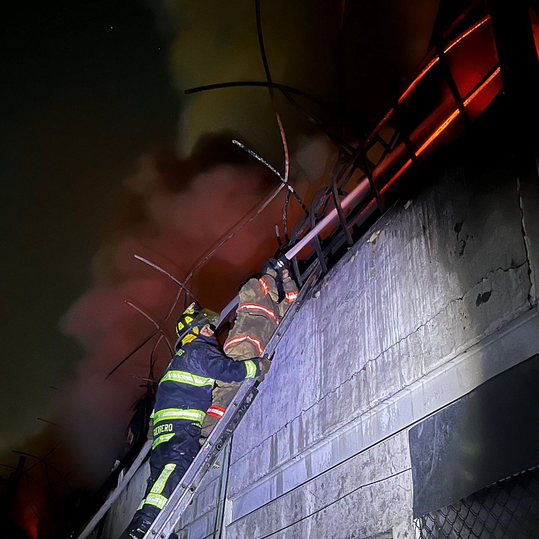 Fiscalía investiga incendio en bodega de Tepito