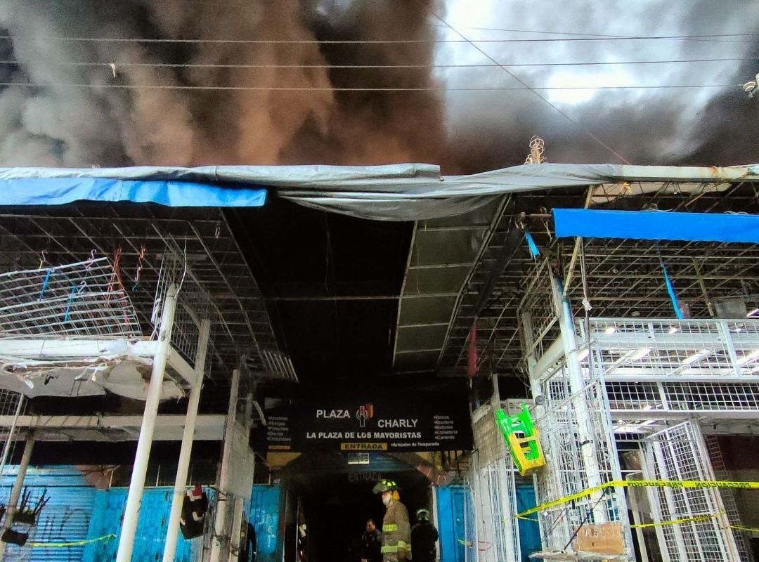 Que se vende en Plaza Oasis previo a incendio en Tepito CDMX