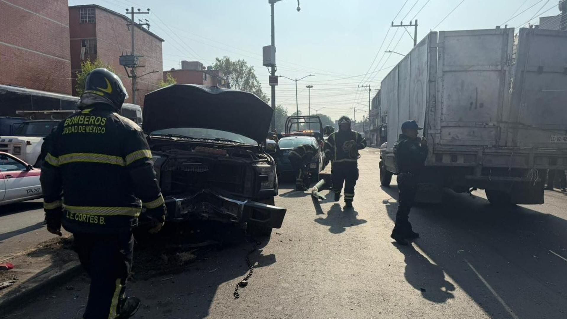 Camioneta Conducida por Menor de Edad se impactó contra un Poste en ...