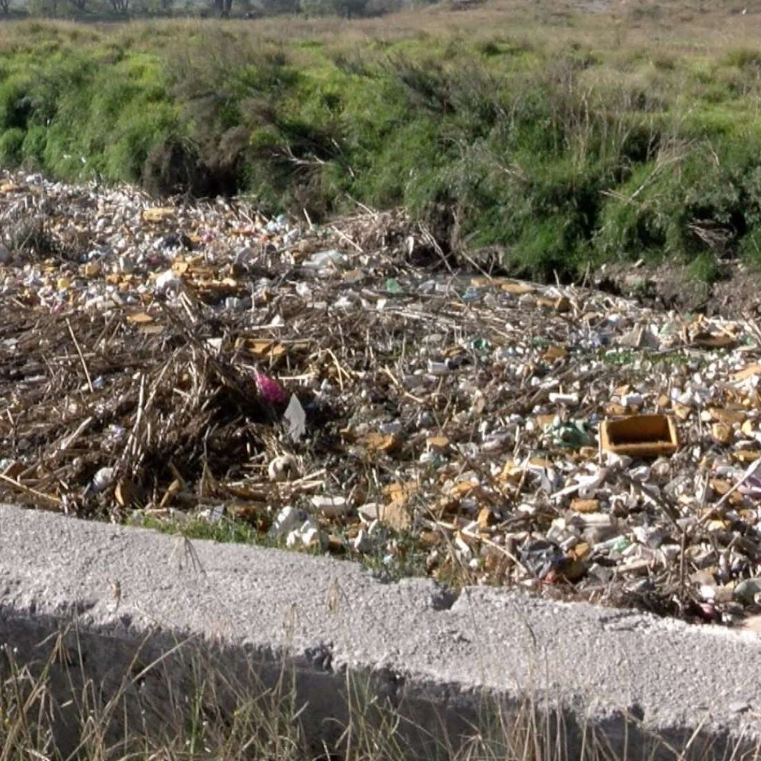 Río Almoloya se ha vuelto un foco de infección, denuncian vecinos