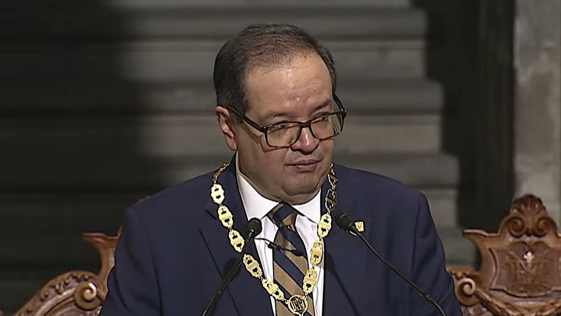 Asume Leonardo Lomelí como nuevo rector de la UNAM