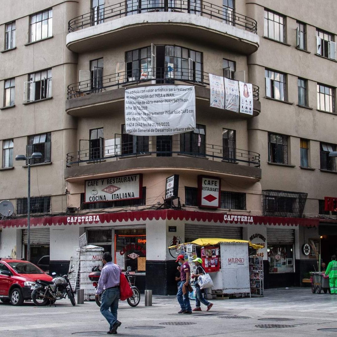Edificio que albergó el Café Trevi en julio de 2020, previo al anuncio de su cierre en la Ciudad de México.