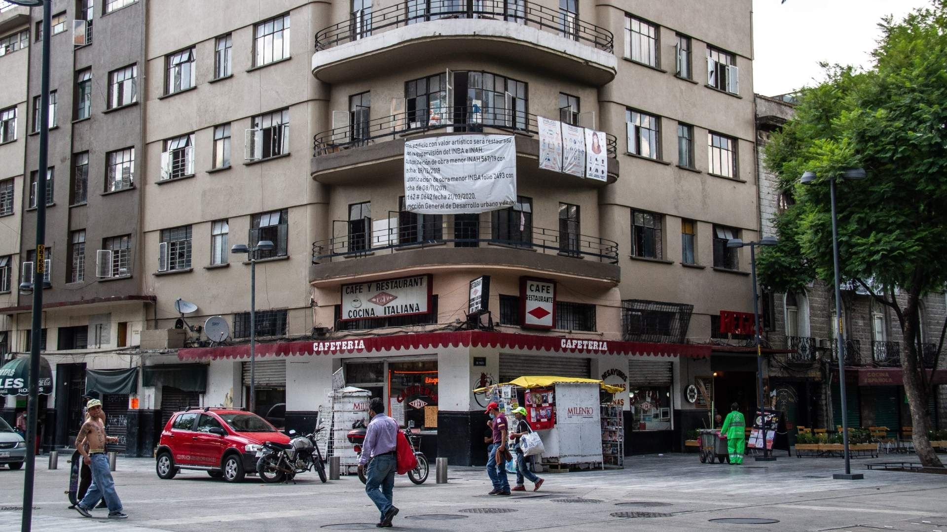Edificio que albergó el Café Trevi en julio de 2020, previo al anuncio de su cierre en la Ciudad de México.