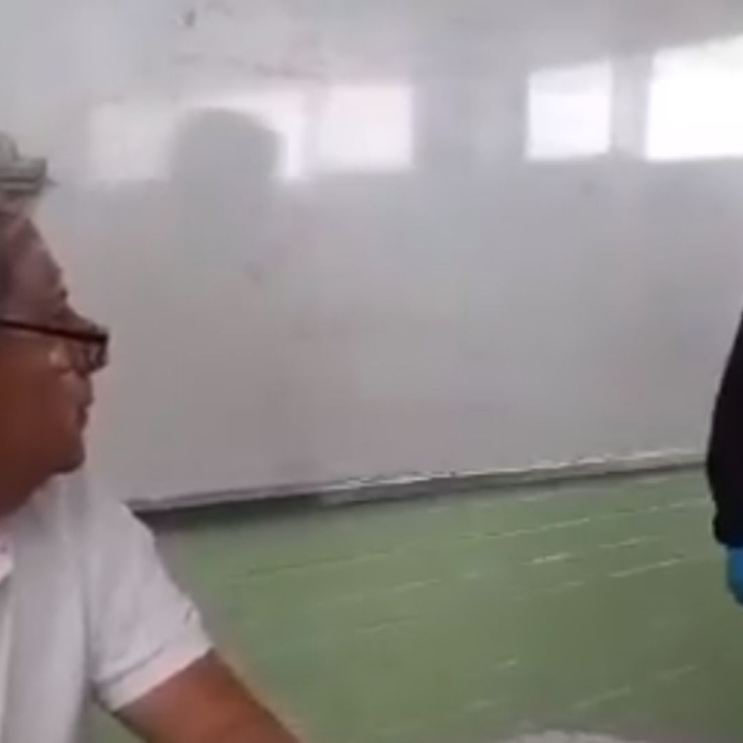 Alumnas Golpean a Profesor del IPN en el Cecyt 8 Tras ser Señalado de Acoso | Video