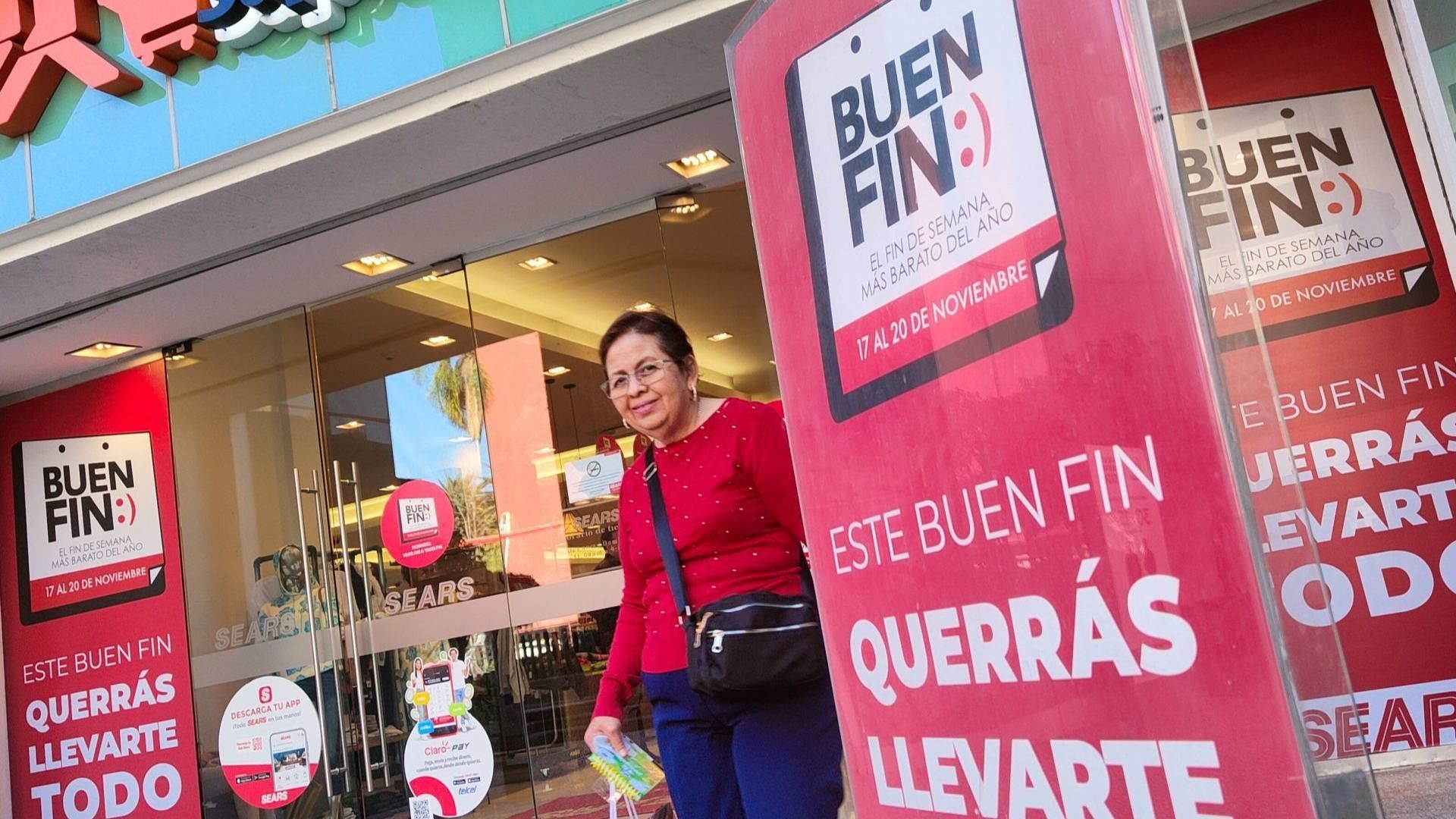 Personas compran aprovechando las ofertas del Buen Fin 2023