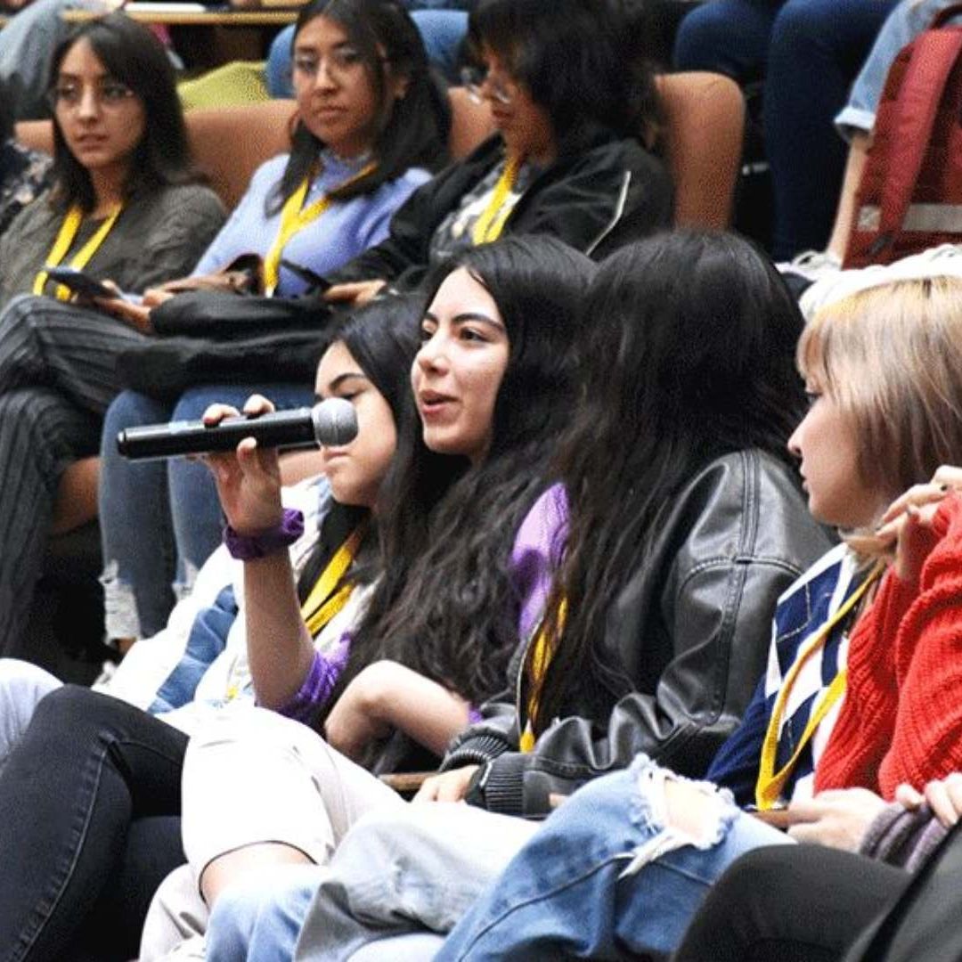 Estudiantes participan en programa de igualdad de género