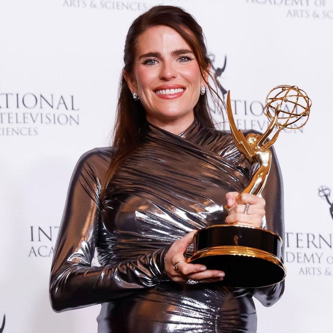 Karla Souza presume dos Emmys y tercer embarazo